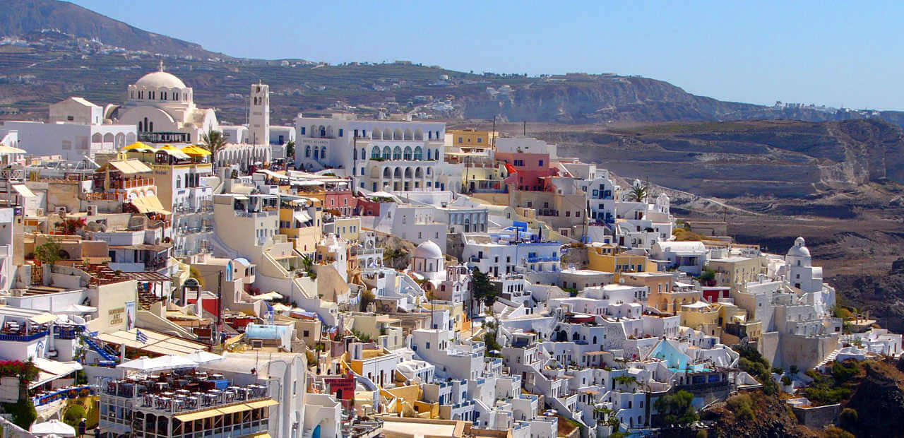 Comparaison entre Santorin et les autres îles des Cyclades