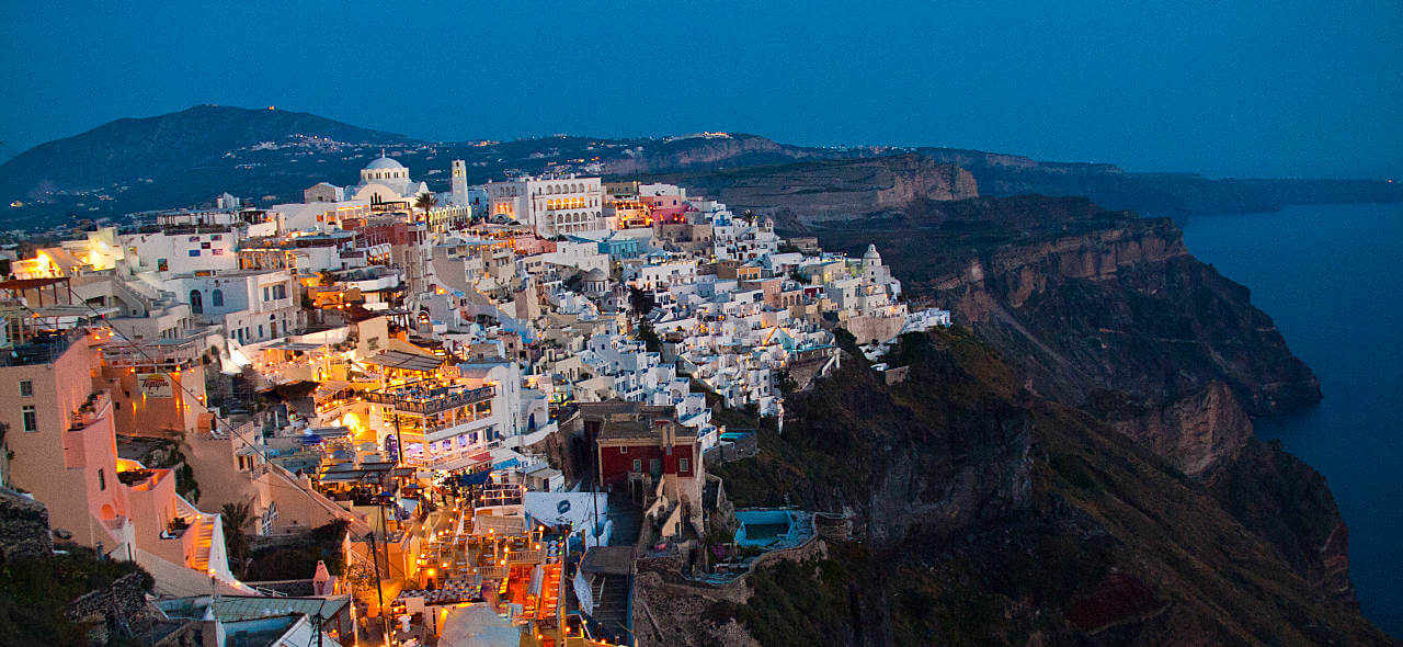 Théra, Thira ou Fira ?
