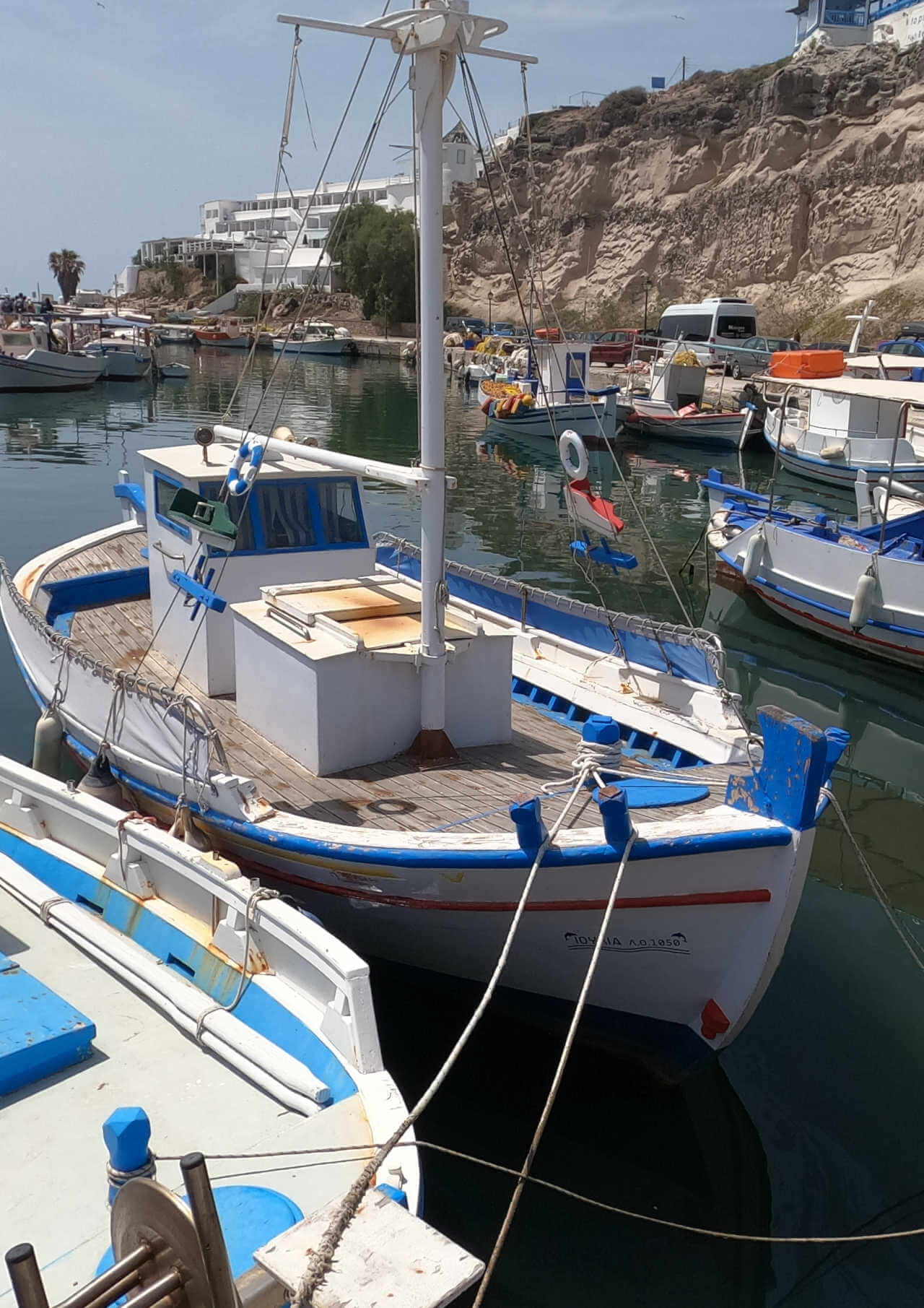 Bateau de pêche au port