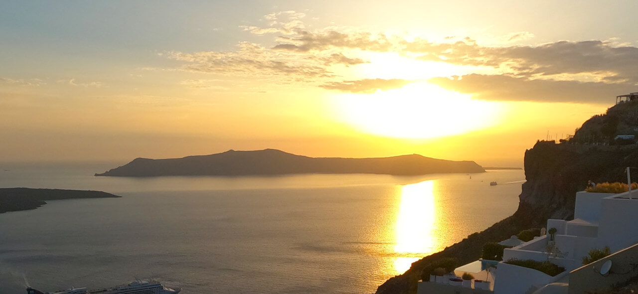 Où voir le plus beau coucher de soleil à Santorin ?