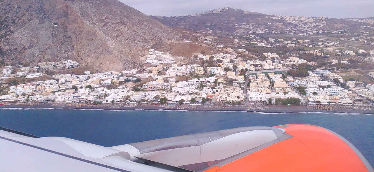 Où se trouvent les îles de Santorin ?