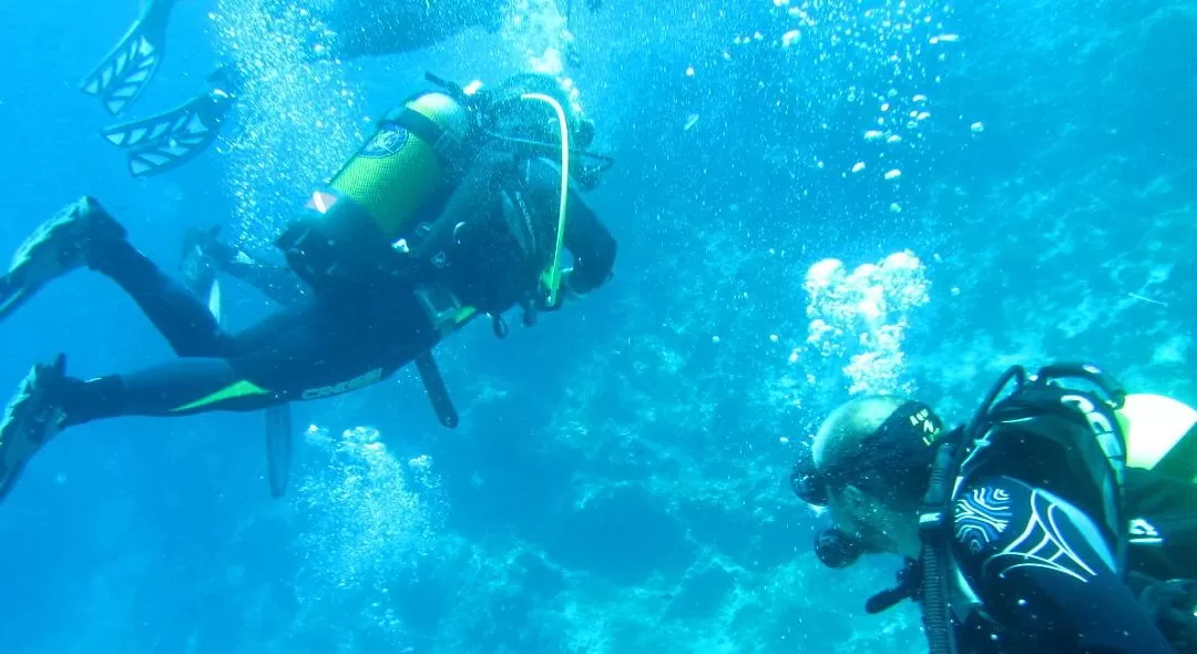 Plongée à Santorin