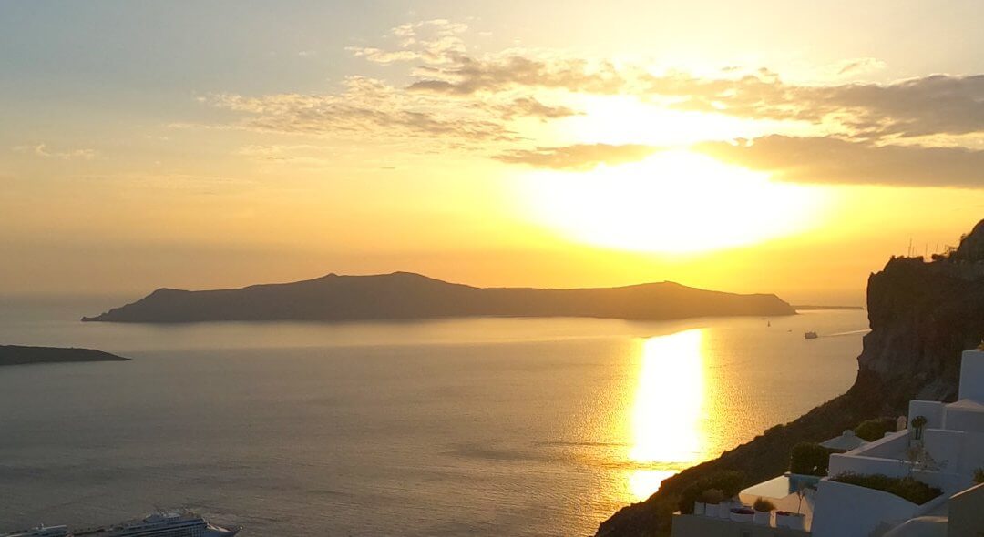 Où voir le plus beau coucher de soleil à Santorin ?